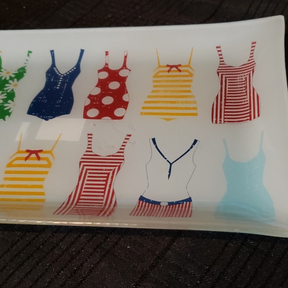 Platter/Trinket Dish with Swim Suit Motif. - Picture 4 of 5